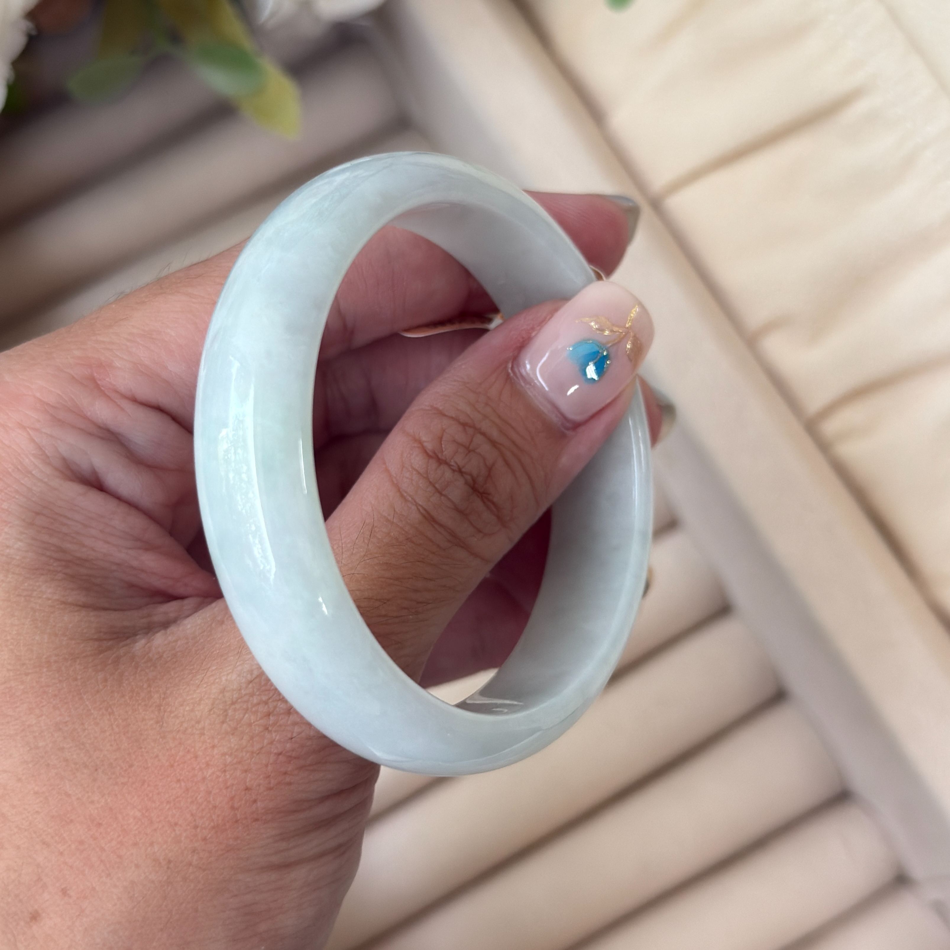 Grade A Mint Green Jade Bangle - S52+/43.1g