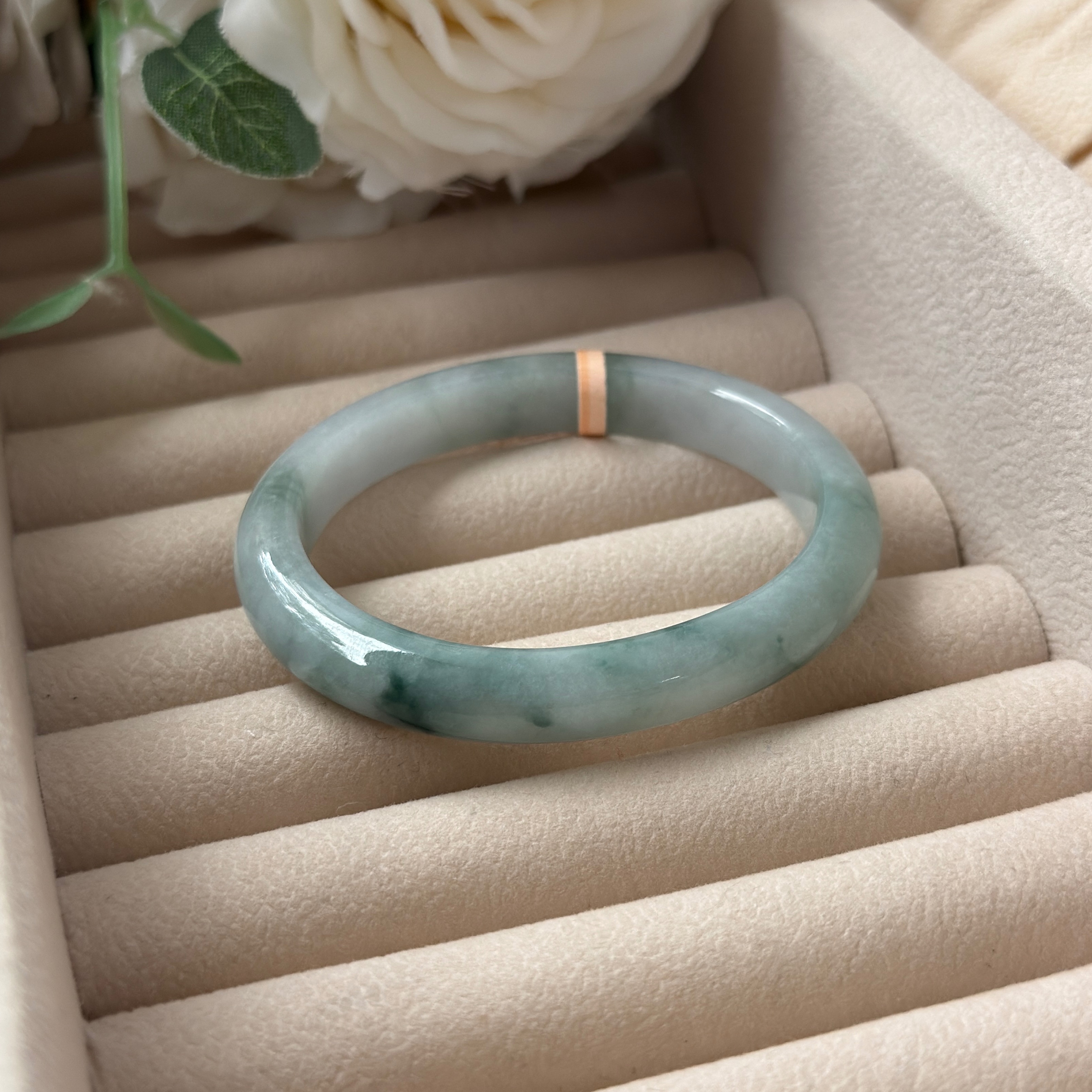 Grade A Gummy Flora Green Jade Oval Bangle - S53/32.3g