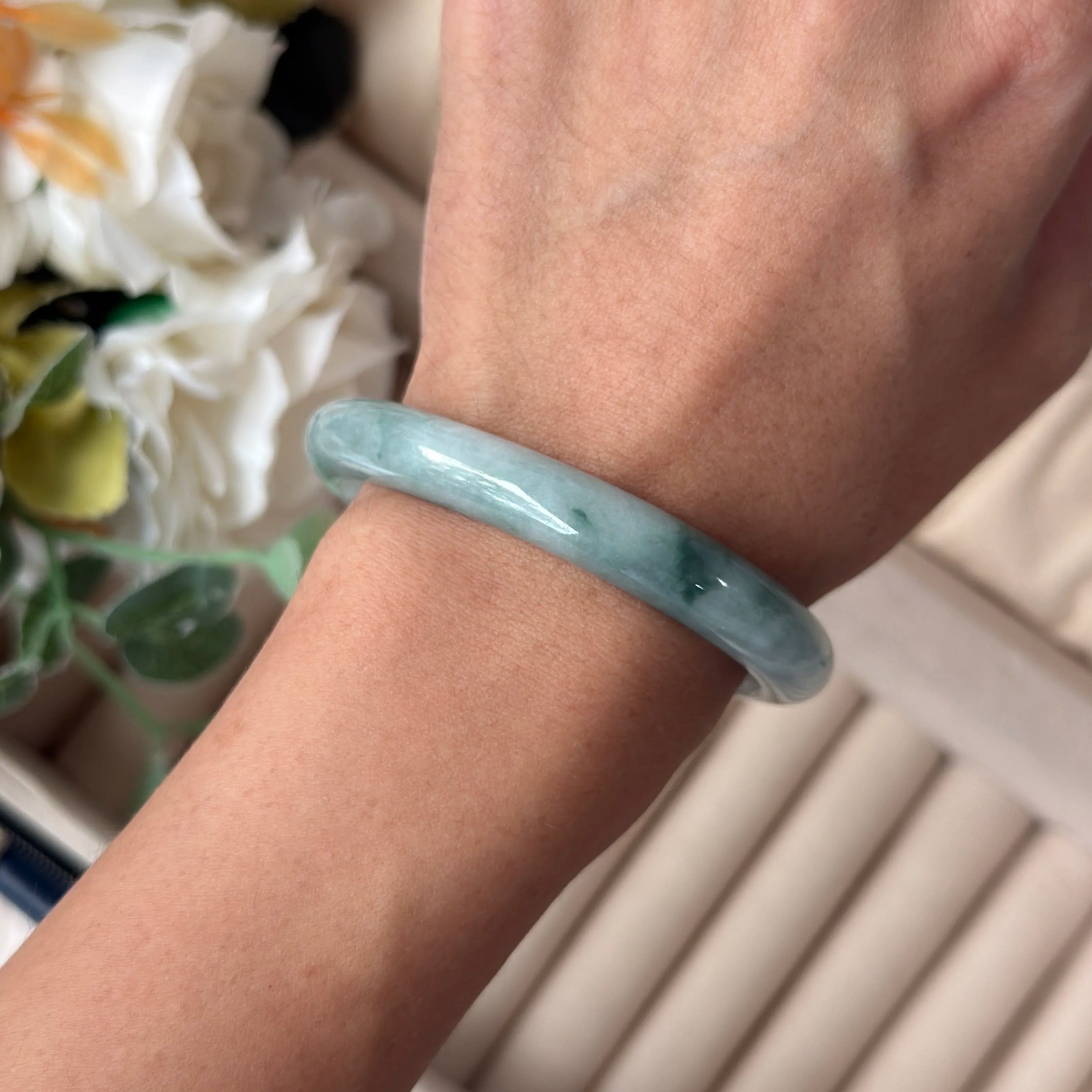 Grade A Gummy Flora Green Jade Oval Bangle - S53/32.3g