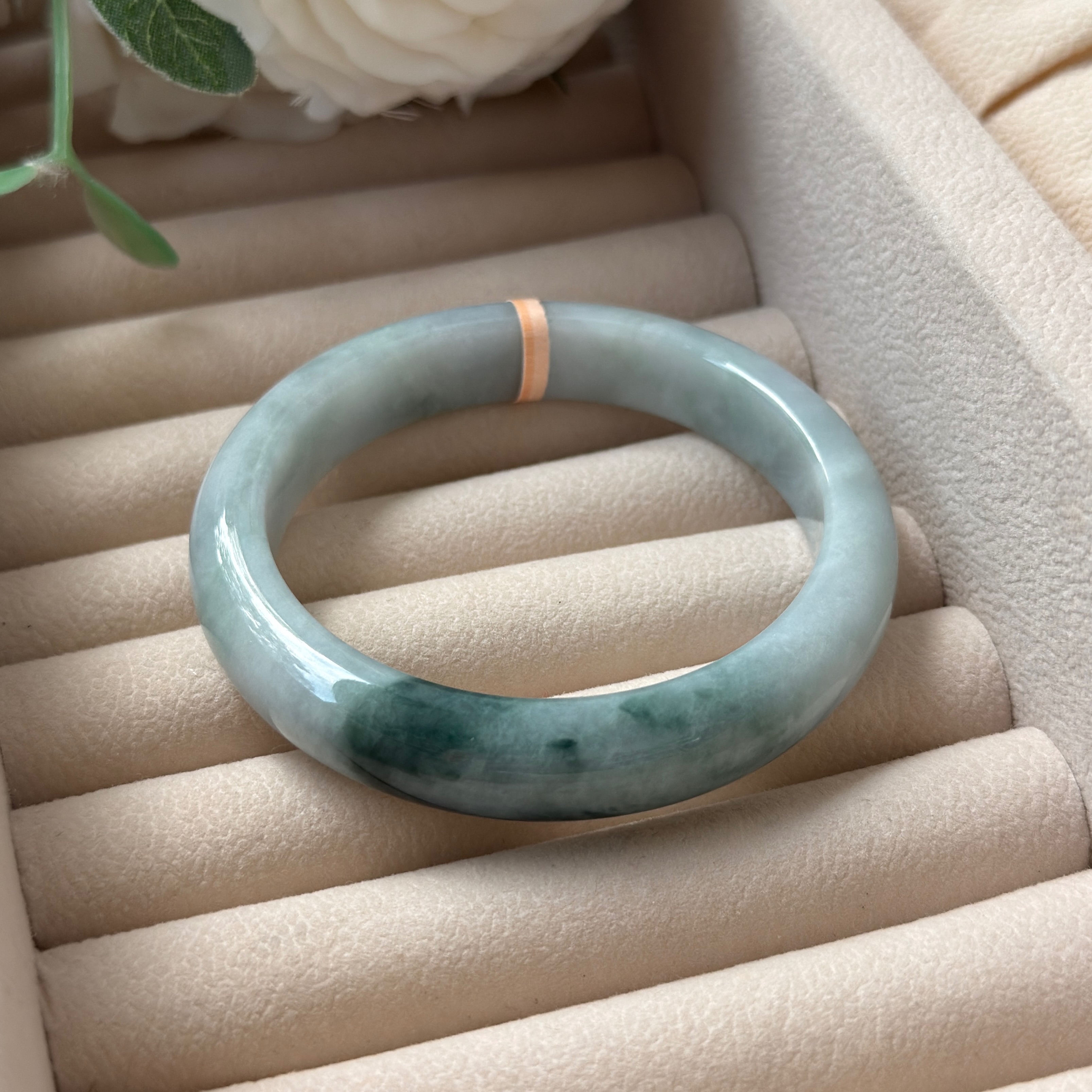 Grade A Gummy Flora Green Jade Bangle - S57/56.8g