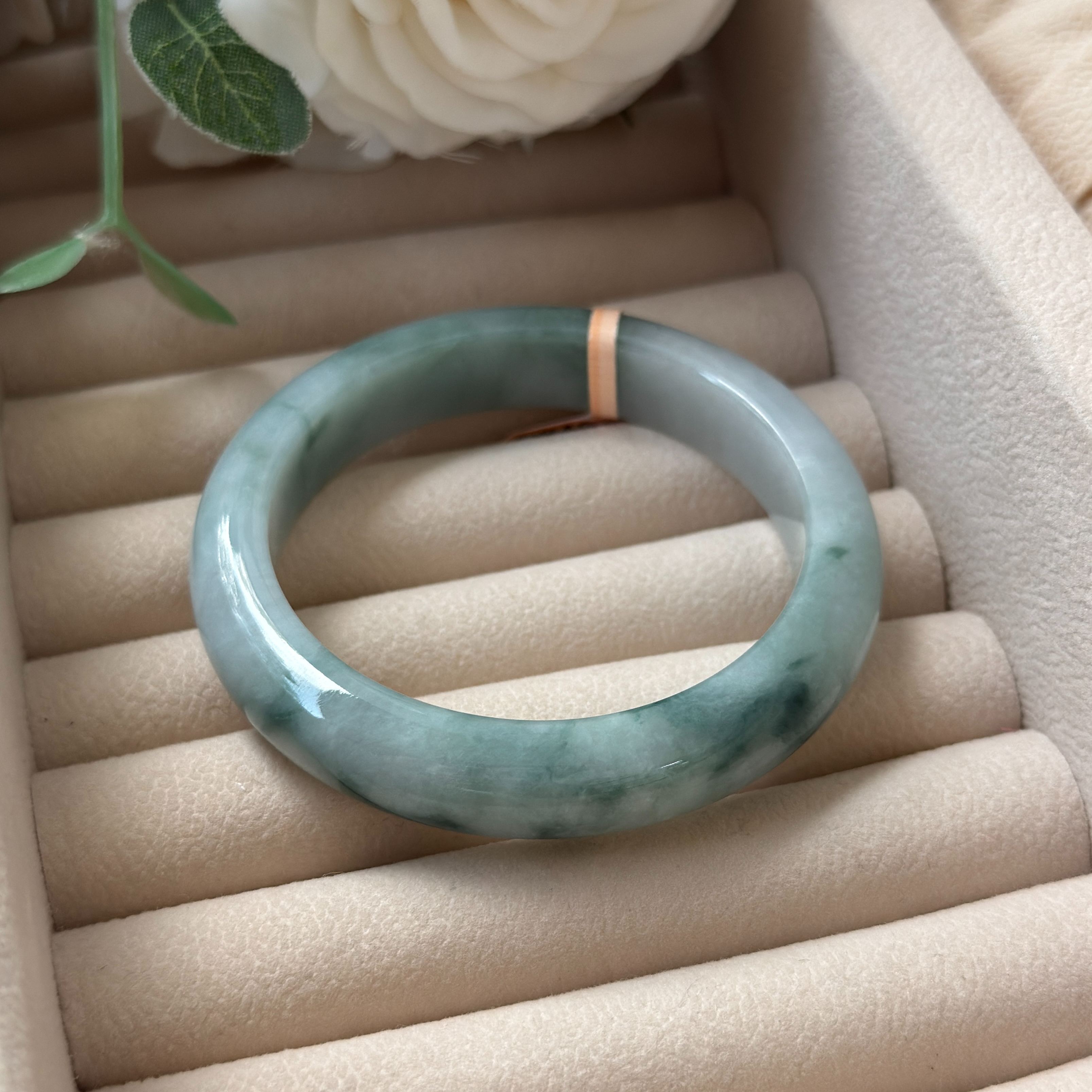 Grade A Gummy Flora Green Jade Bangle - S55/57.6g