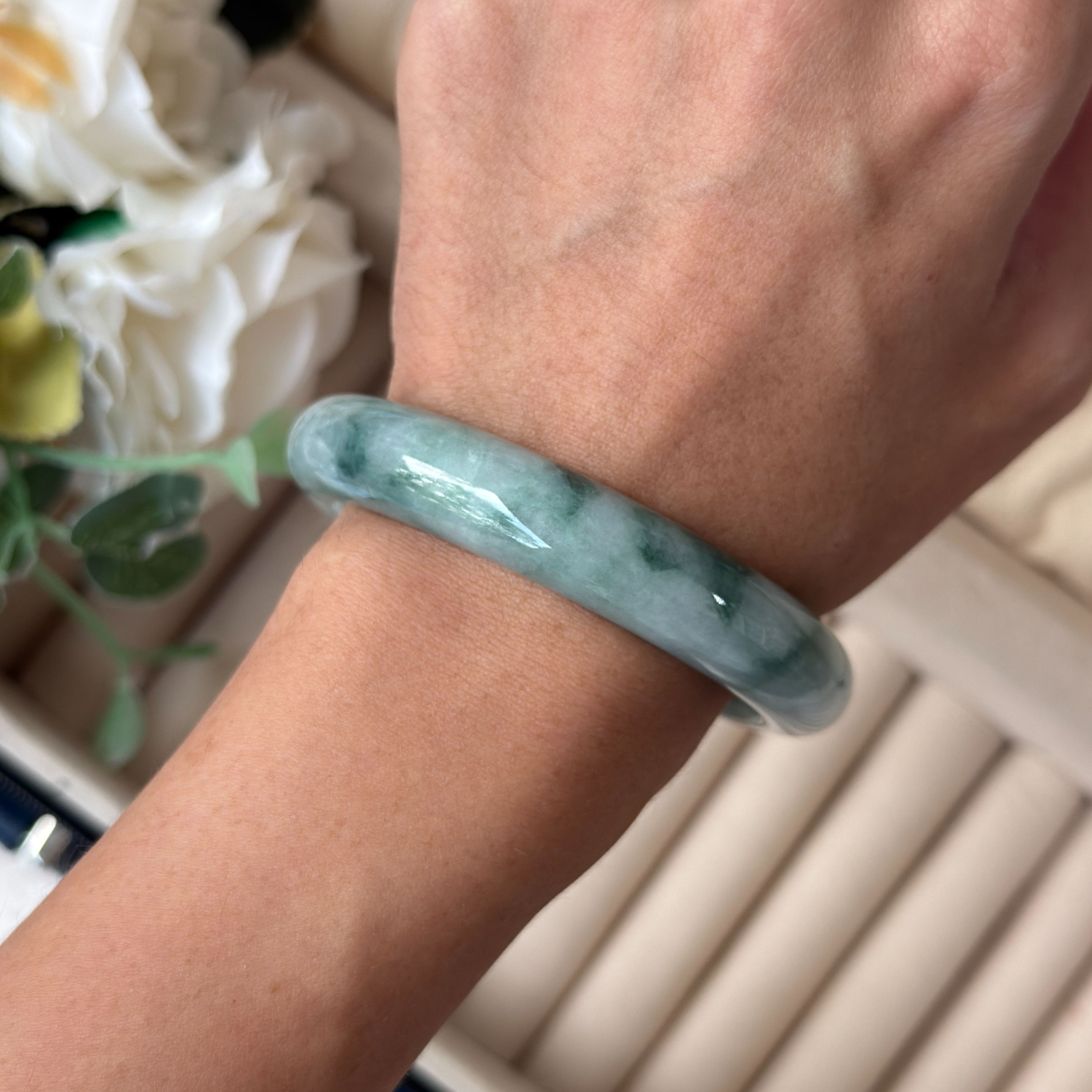 Grade A Gummy Flora Green Jade Bangle - S55/57.6g