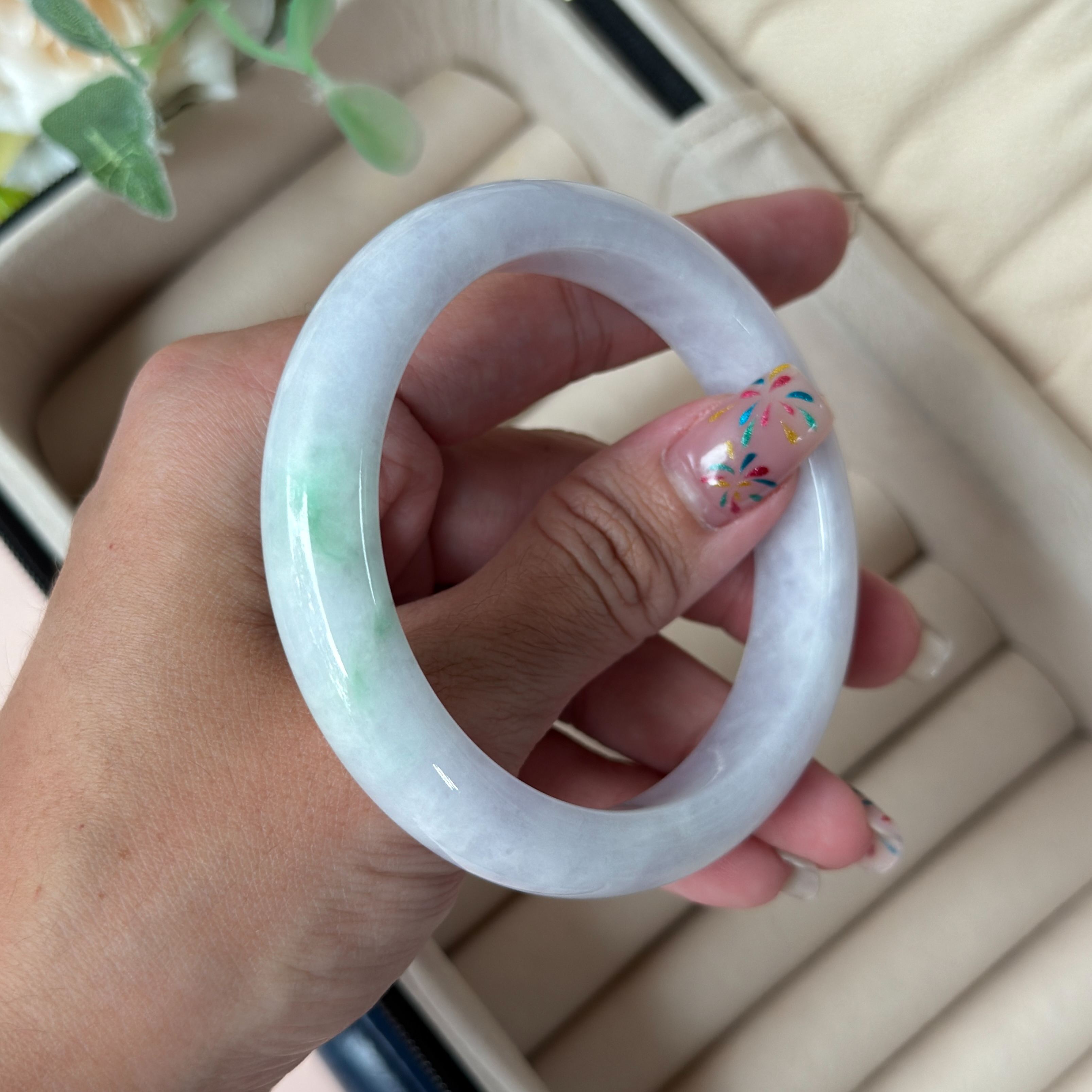 Grade A Wisteria Lavender Flora Jade Bangle - S57/62g