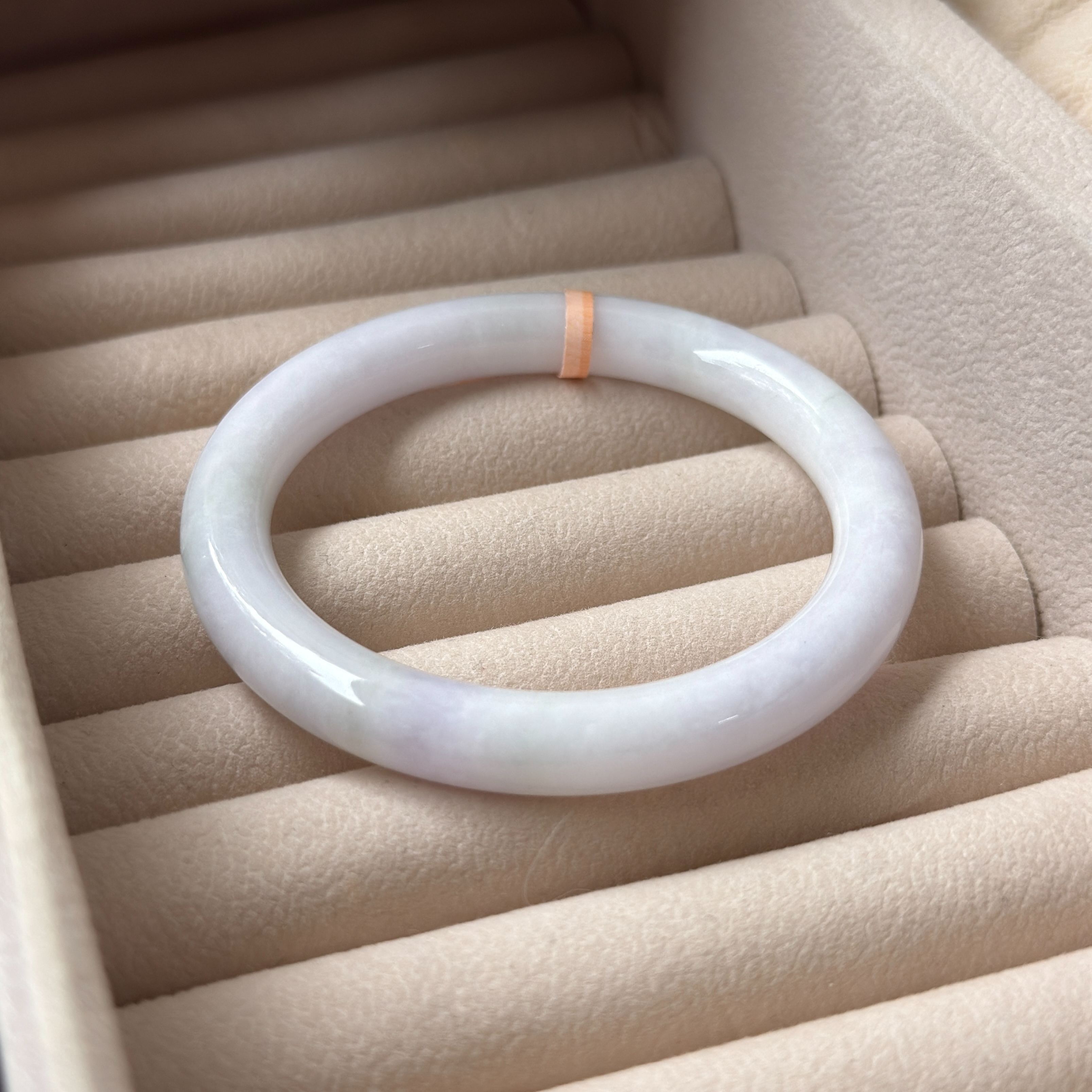 Grade A Soft Lavender Green Yuan Tiao Jade Bangle - S55+/41.8g