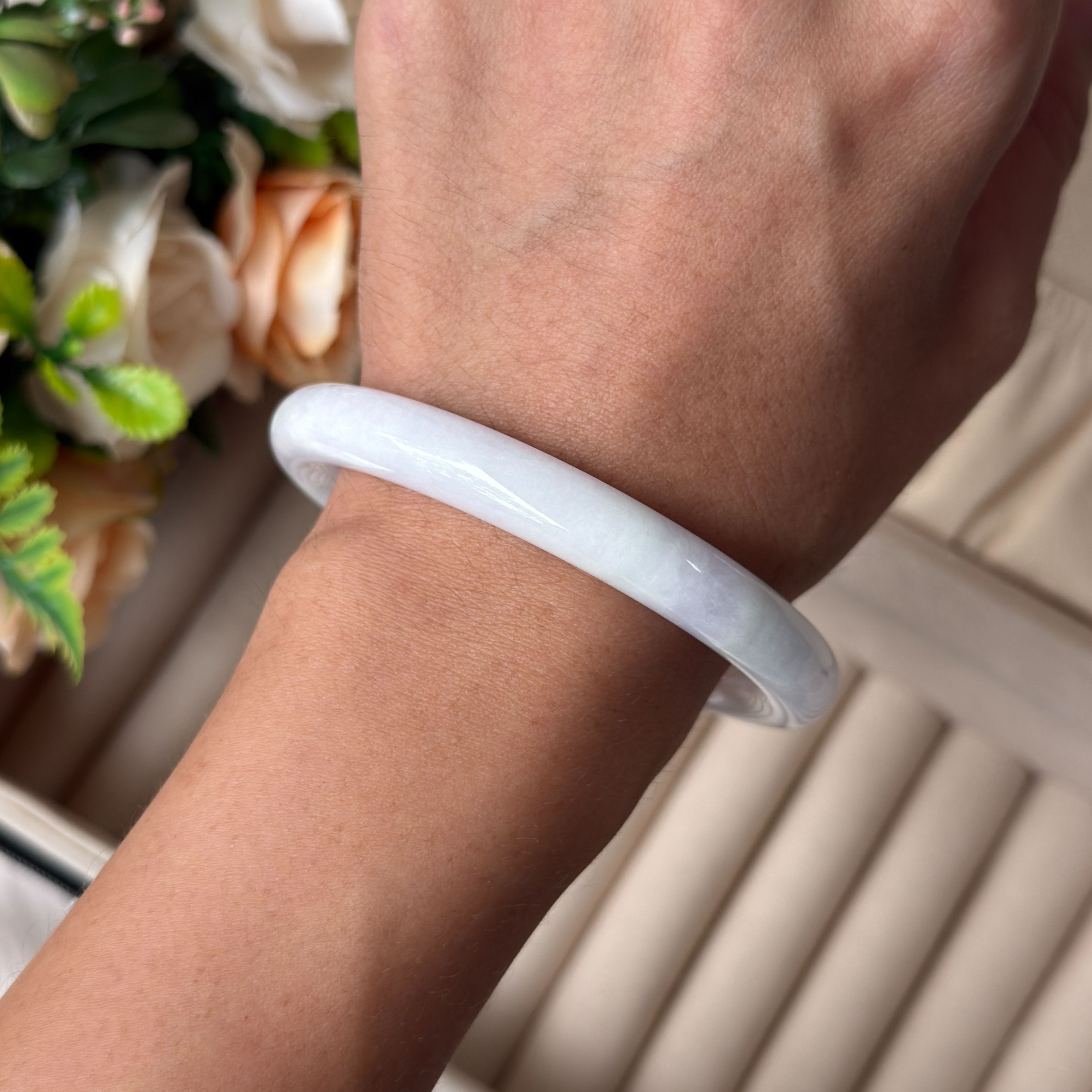 Grade A Soft Lavender Green Yuan Tiao Jade Bangle - S55+/41.8g