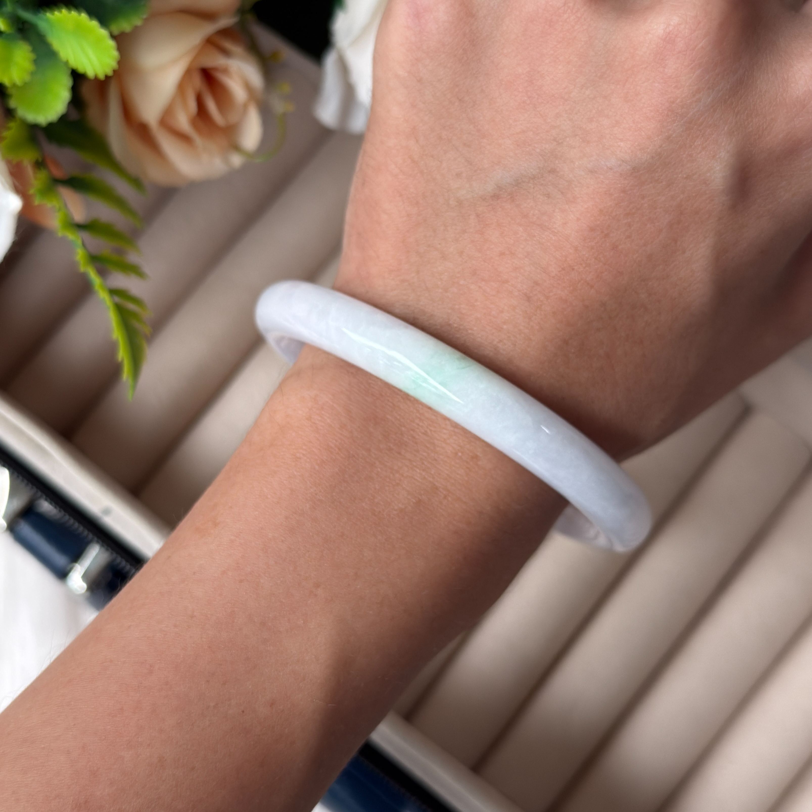 Grade A Soft Lavender Green Yuan Tiao Jade Bangle - S56+/40.3g