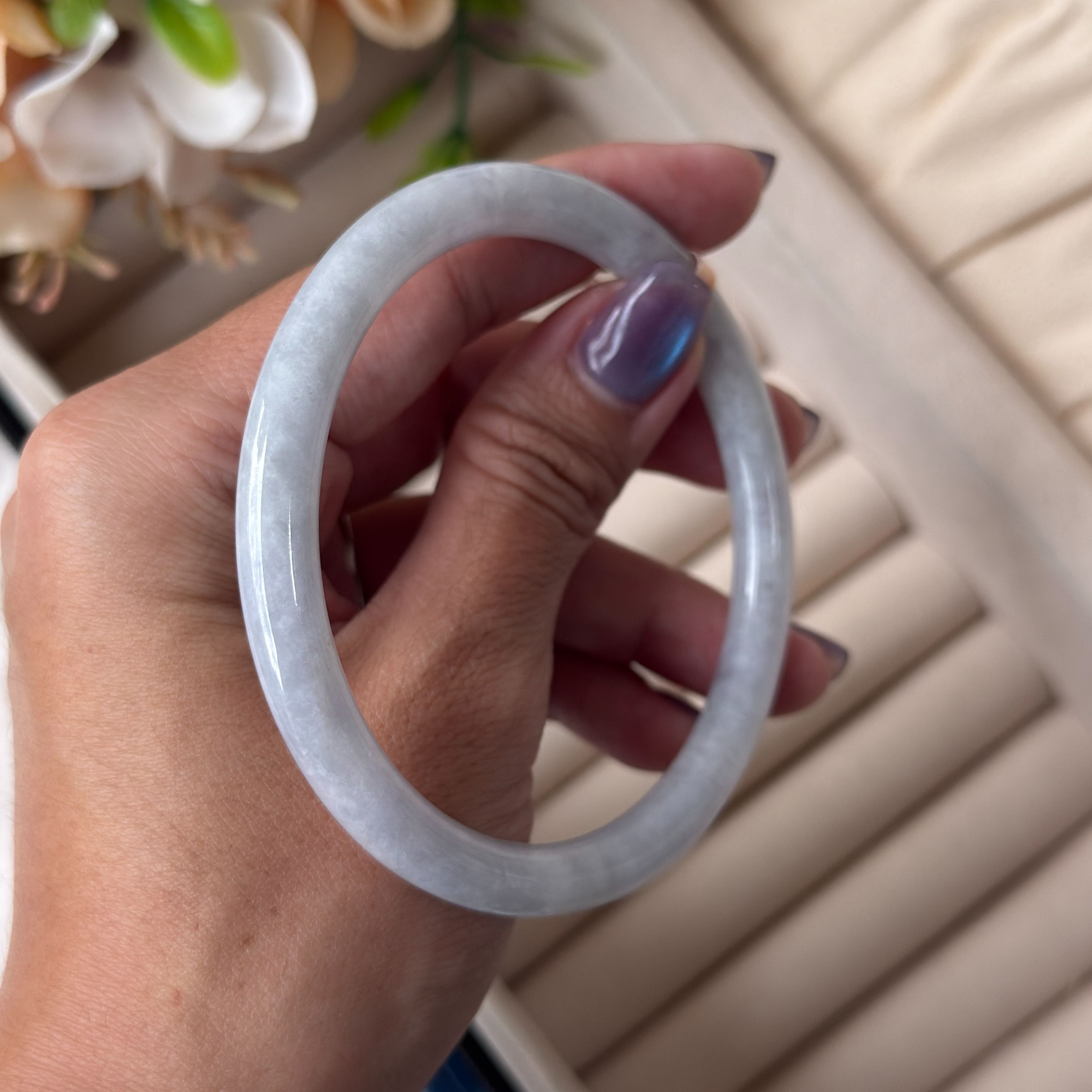 Grade A Dainty Lavender Green Jade Yuan Tiao Bangle - S62/27.1g