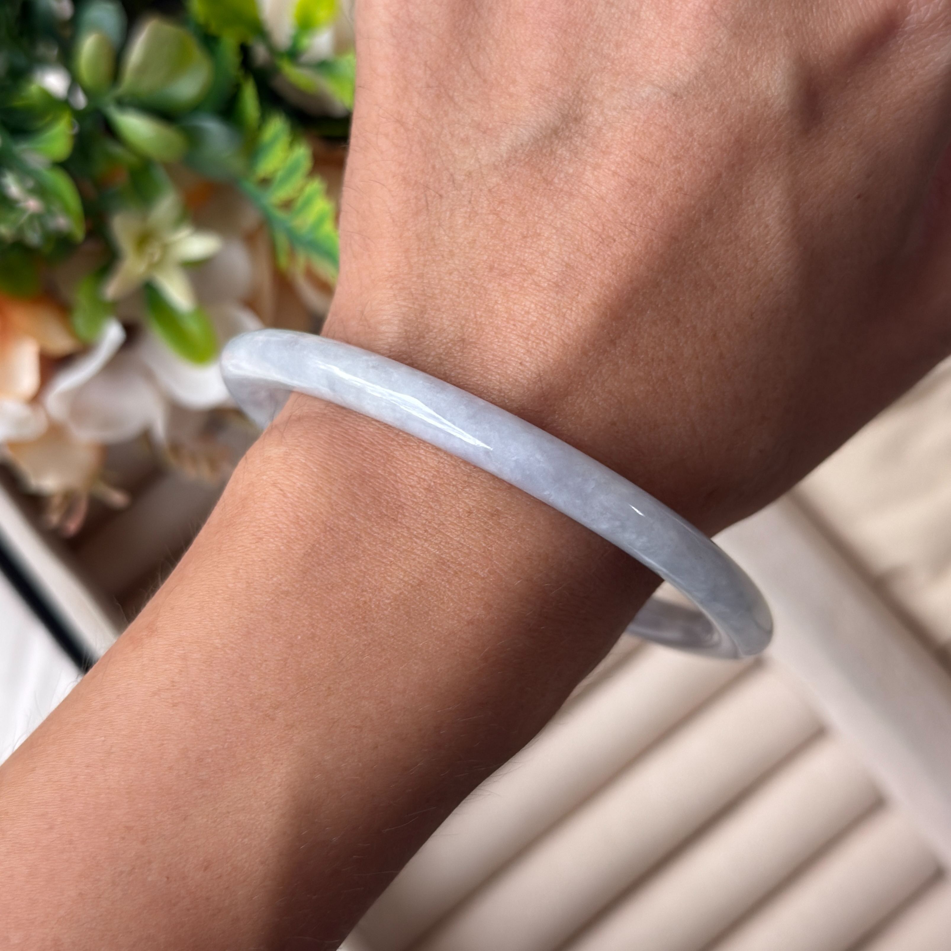 Grade A Dainty Lavender Green Jade Yuan Tiao Bangle - S62/27.1g