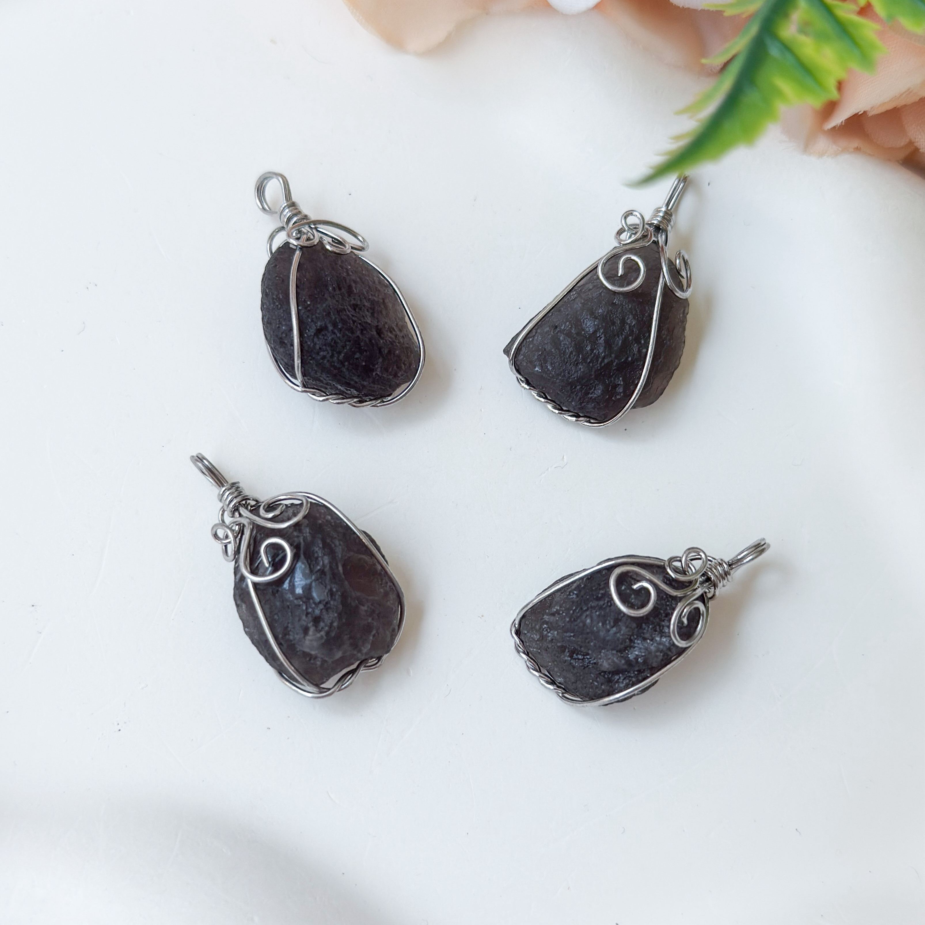 Saffordite Raw (S) Pendant