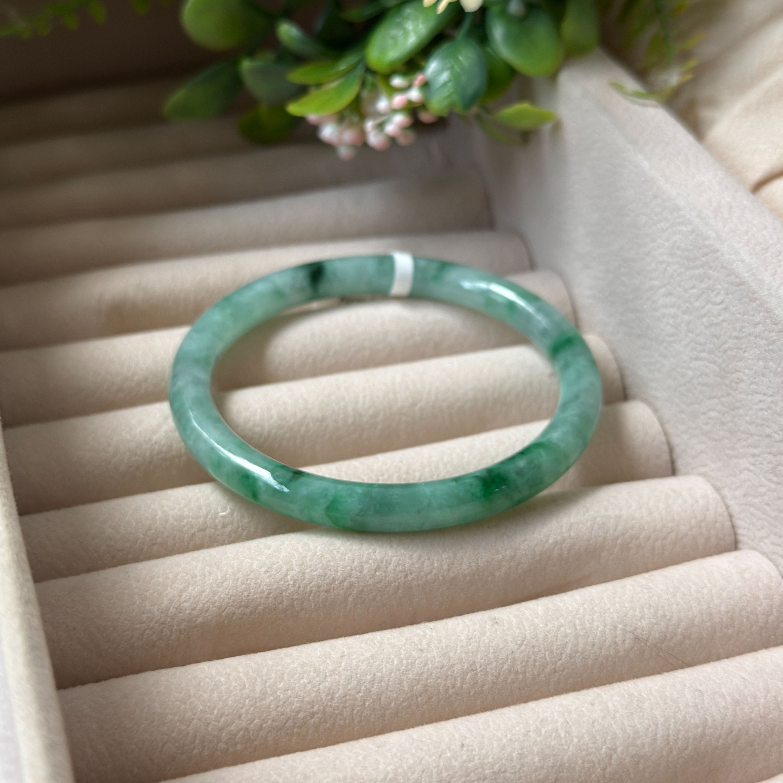 Grade A Frosty Piao Hua Jade Yuan Tiao Bangle - S54/23g