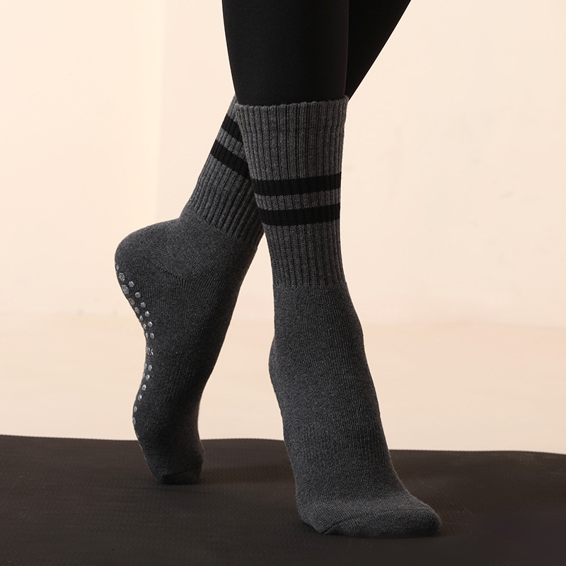 Striped non-slip mid-calf socks