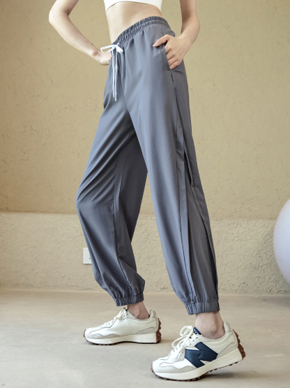 Loose mesh casual trousers