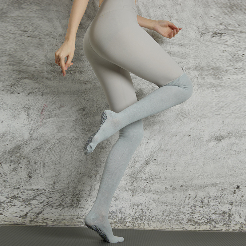 Slim knee-length non-slip stockings