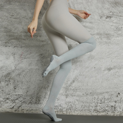 Slim knee-length non-slip stockings