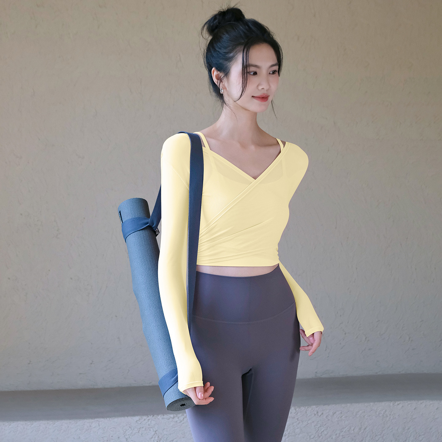 New sexy mesh back yoga top