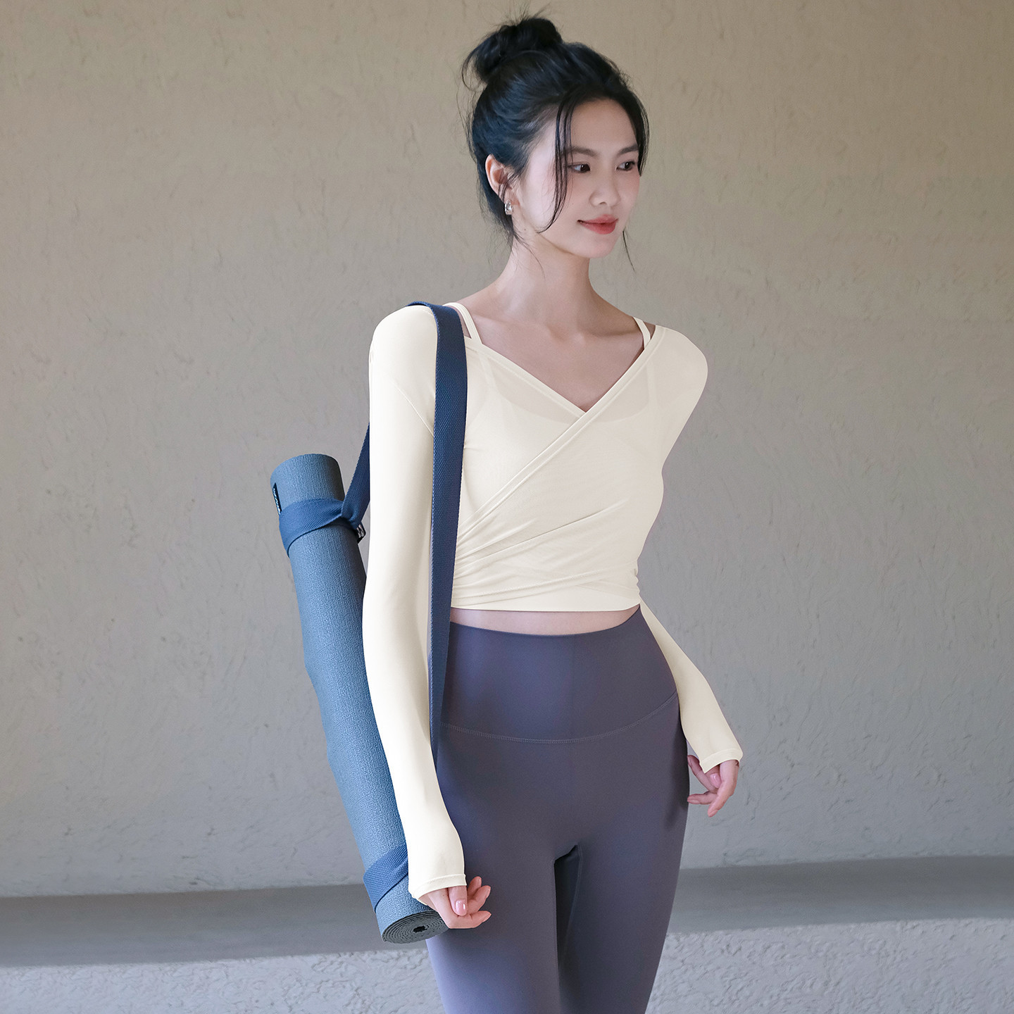 New sexy mesh back yoga top