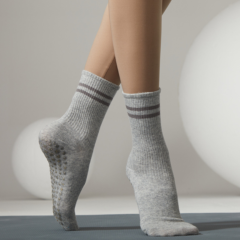 Striped non-slip mid-calf socks