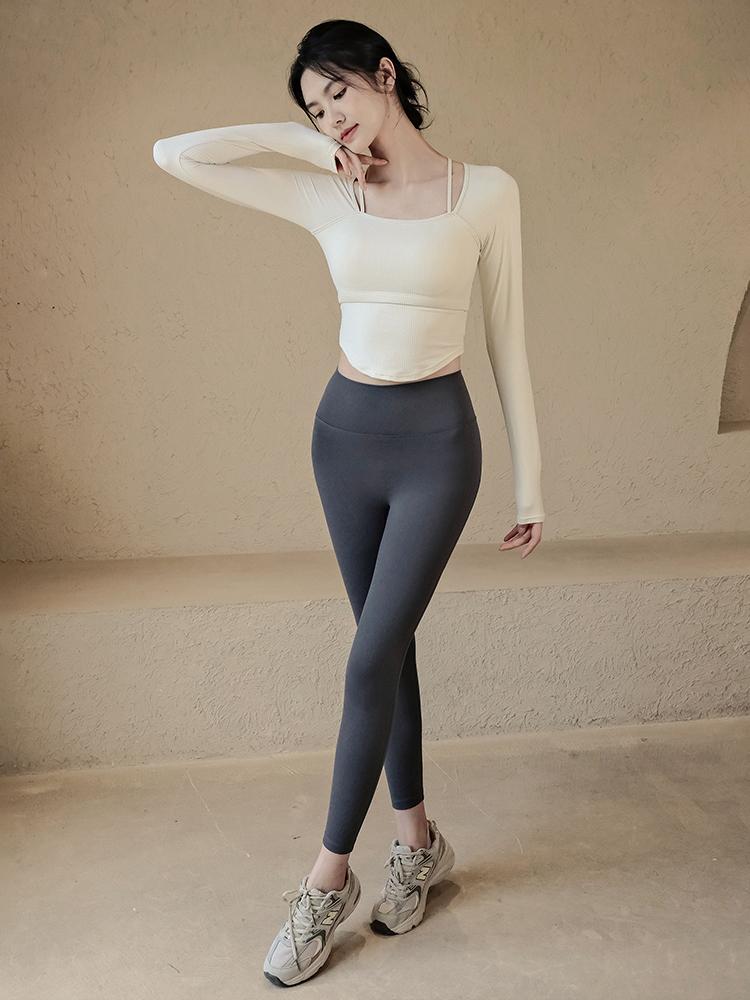 Quick-drying long sleeves with chest pad