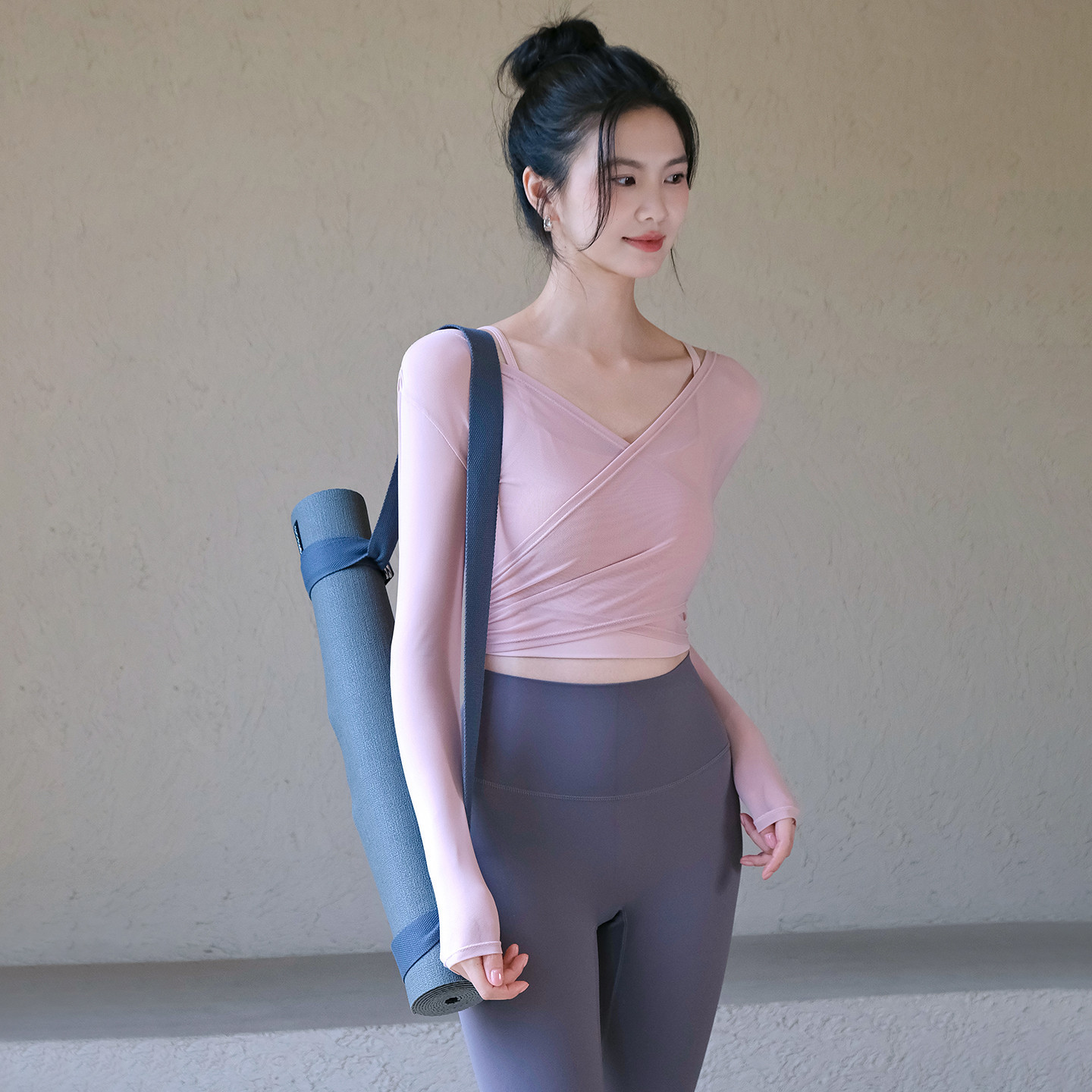 New sexy mesh back yoga top