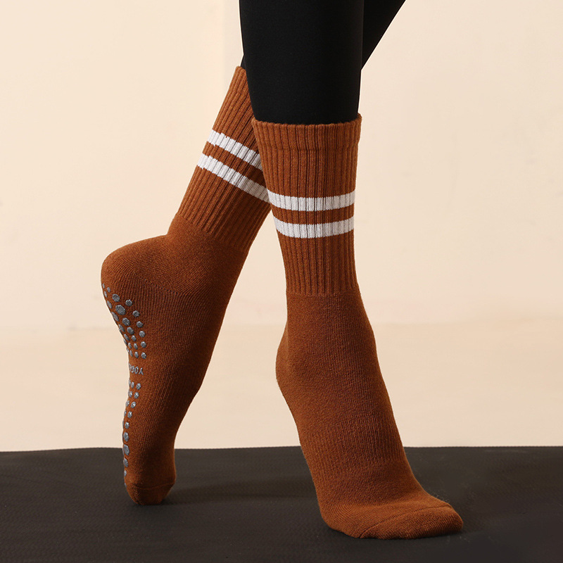 Striped non-slip mid-calf socks