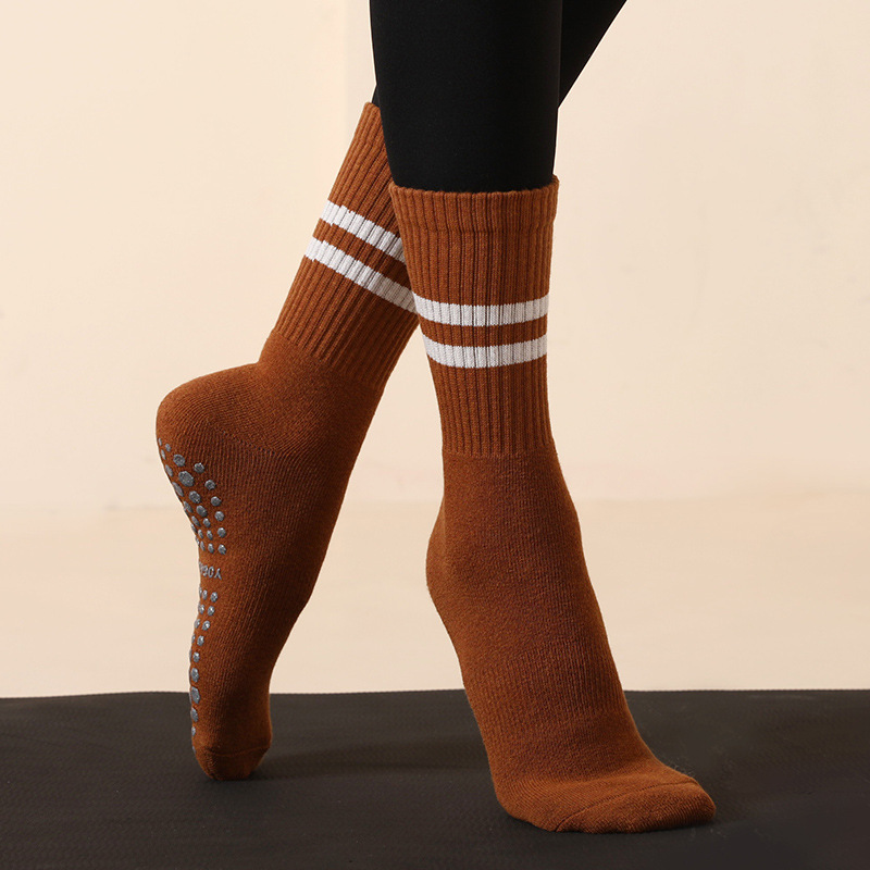 Striped non-slip mid-calf socks