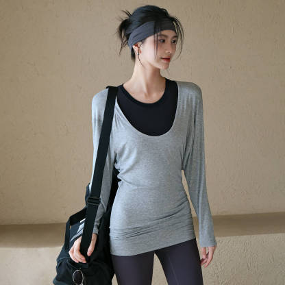 Long hip-covering sports T-shirt cover-up