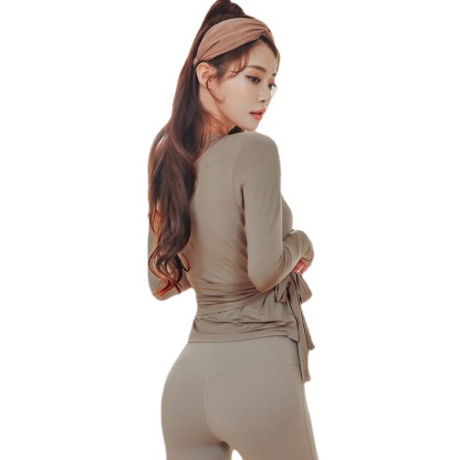 Long-sleeve sports fitness T-shirt