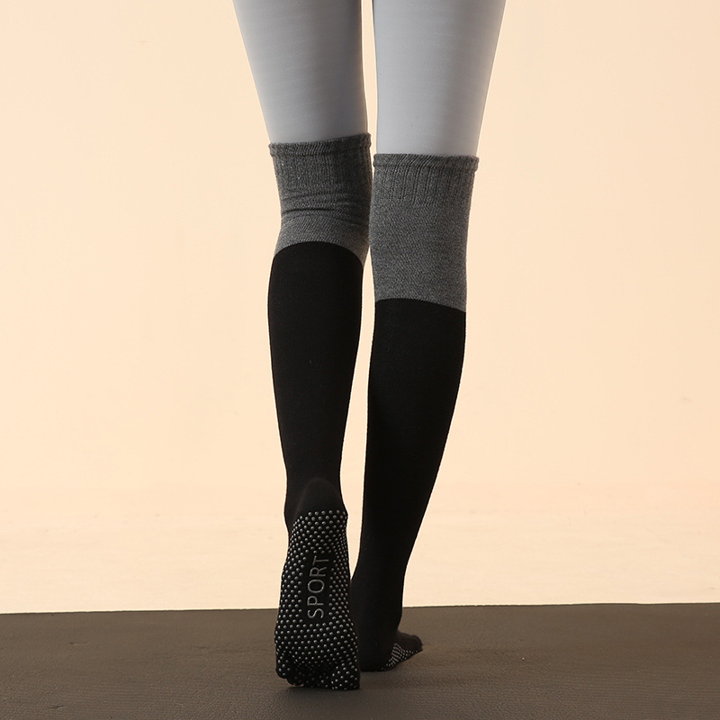 Non-slip over-the-knee tabi socks