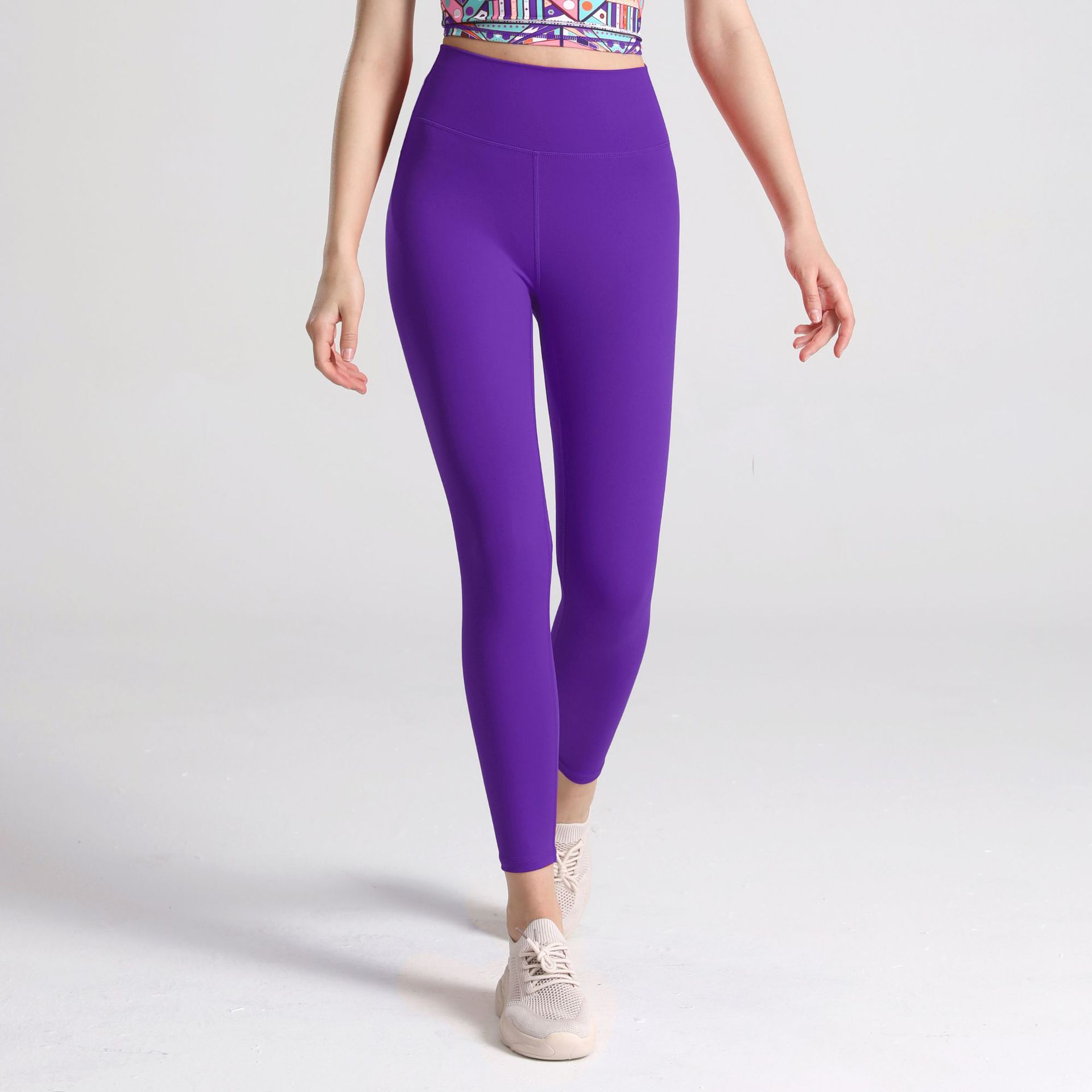 High-waisted hip-lifting leggings