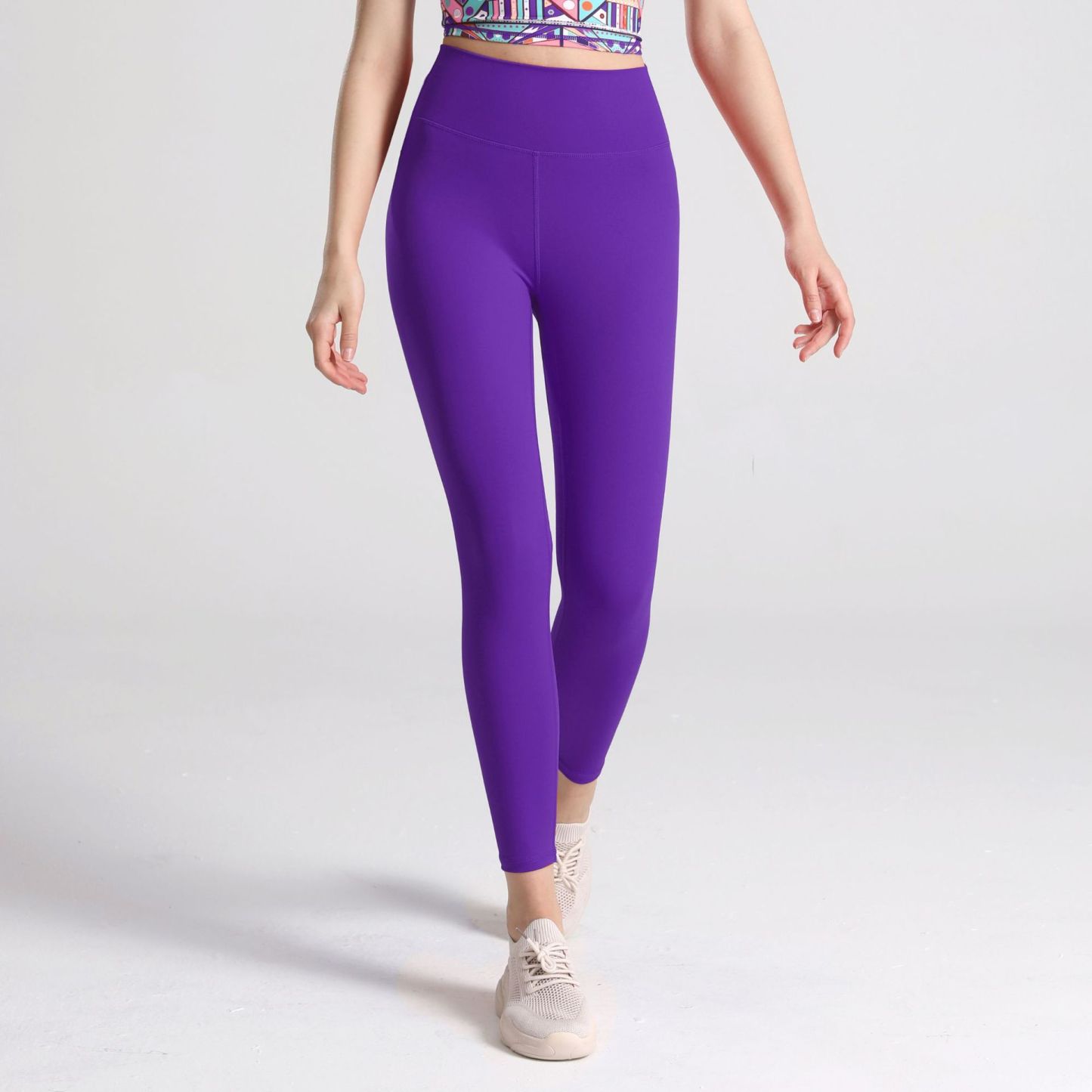 High-waisted hip-lifting leggings