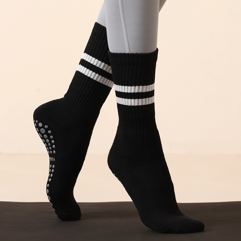 Striped non-slip mid-calf socks