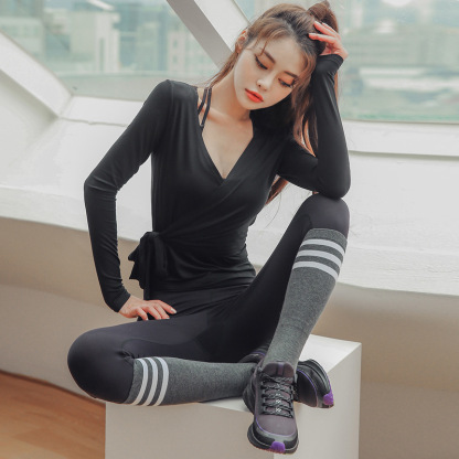 Long-sleeve sports fitness T-shirt