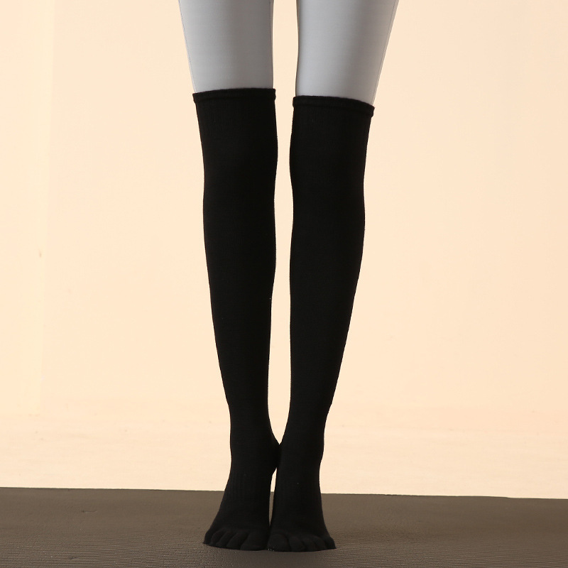 Non-slip over-the-knee tabi socks