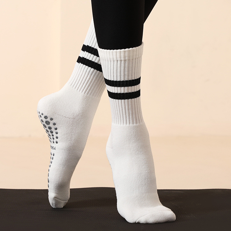 Striped non-slip mid-calf socks