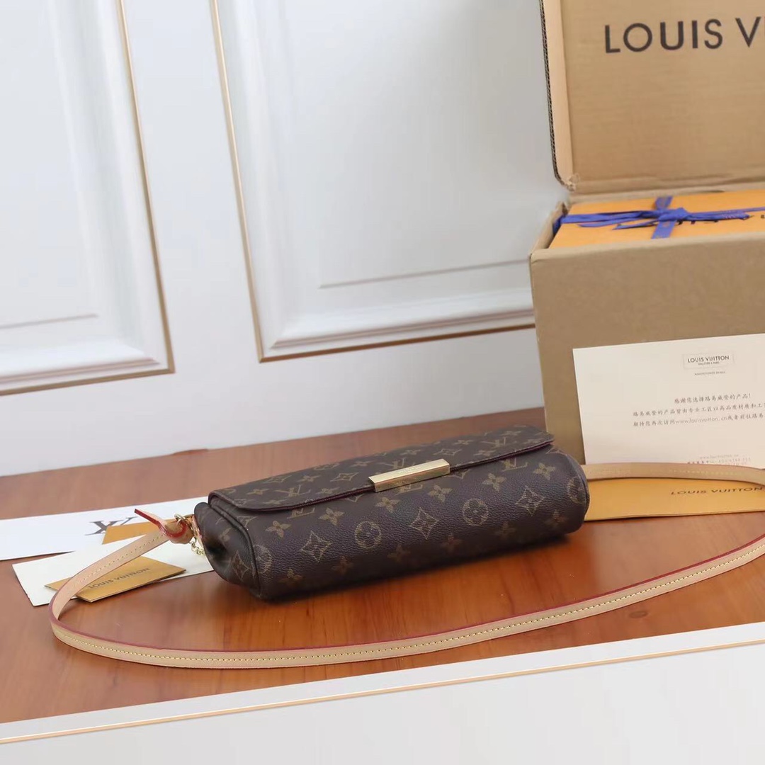 【LOUIS VUITTON】Favorite   サイズ: 28x15x4 cm -3色