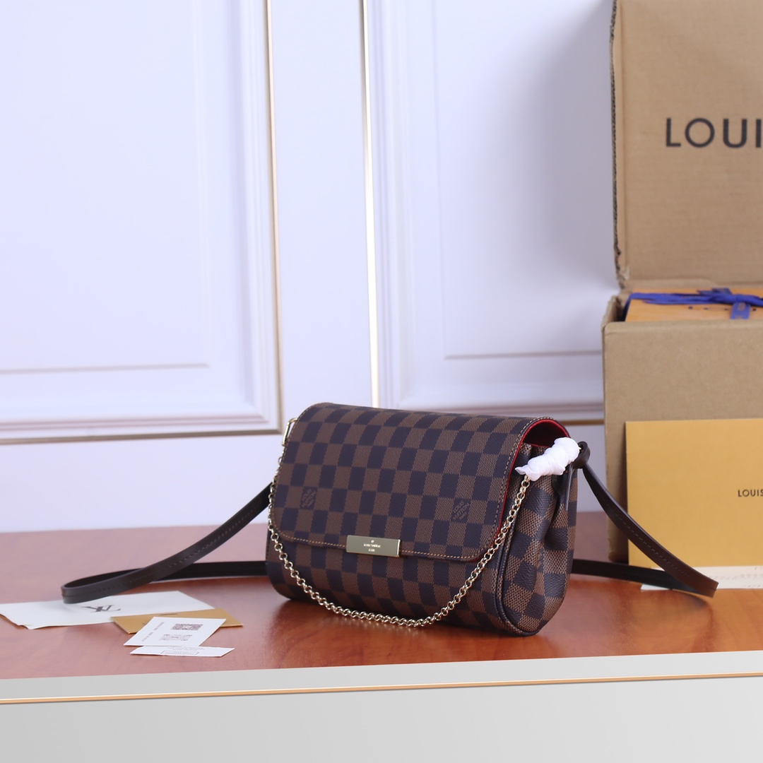 【LOUIS VUITTON】Favorite   サイズ: 28x15x4 cm -3色