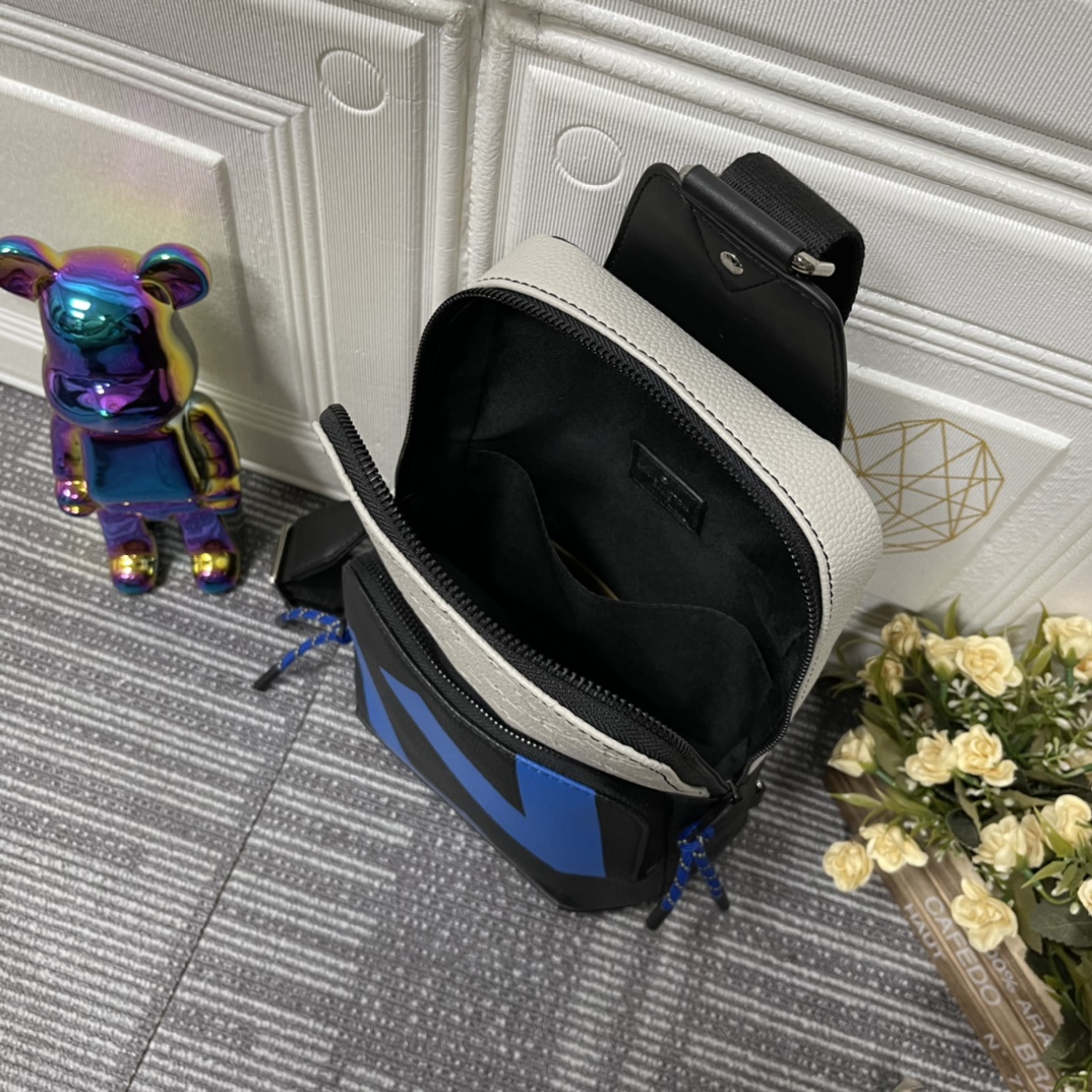 【LOUIS VUITTON】Avenue -20.0 x 31.0 x 10.0 CM -2色