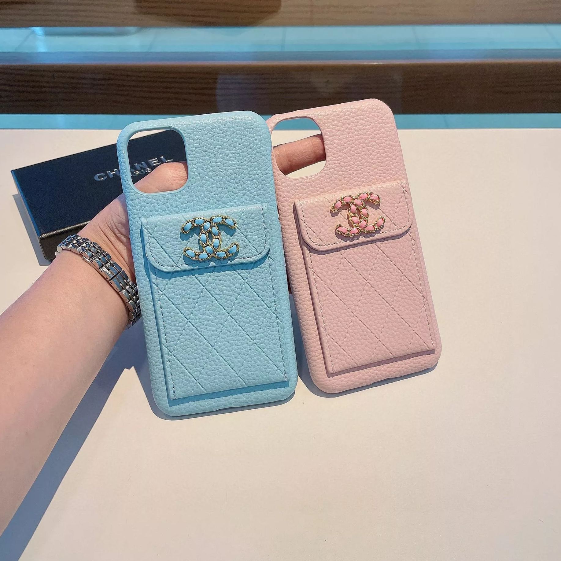 【スマホケース】 CHANEL  携帯カバー   -2色