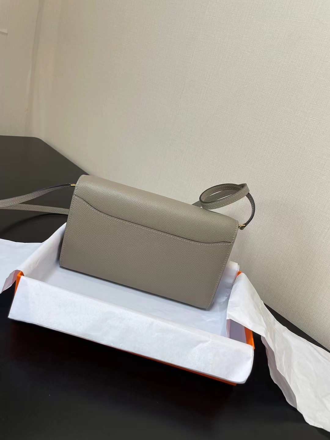 HERMES(エルメス) Constance  20.5×11×4cm  7色