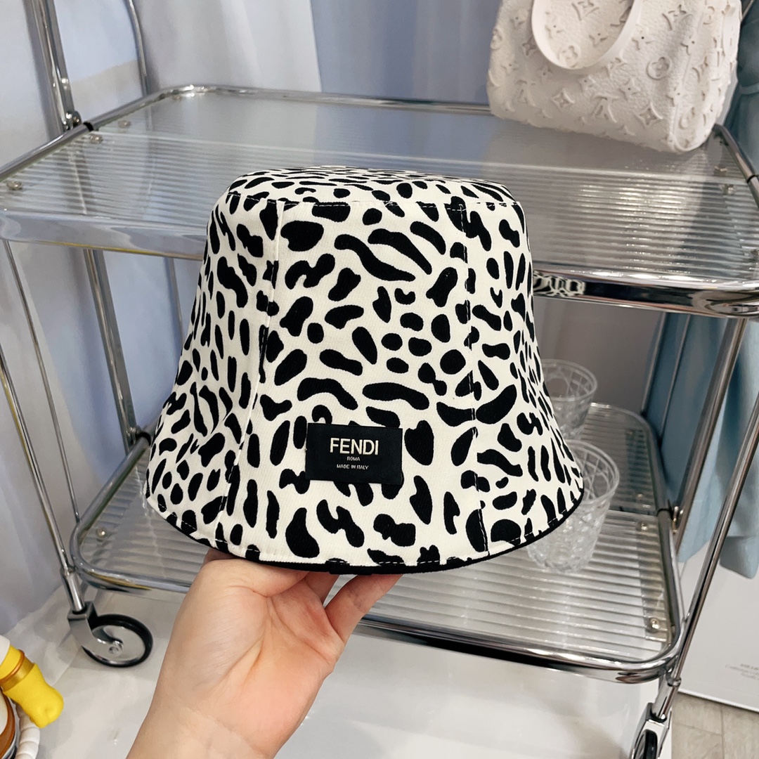 【キャップ 】FENDI  -3色
