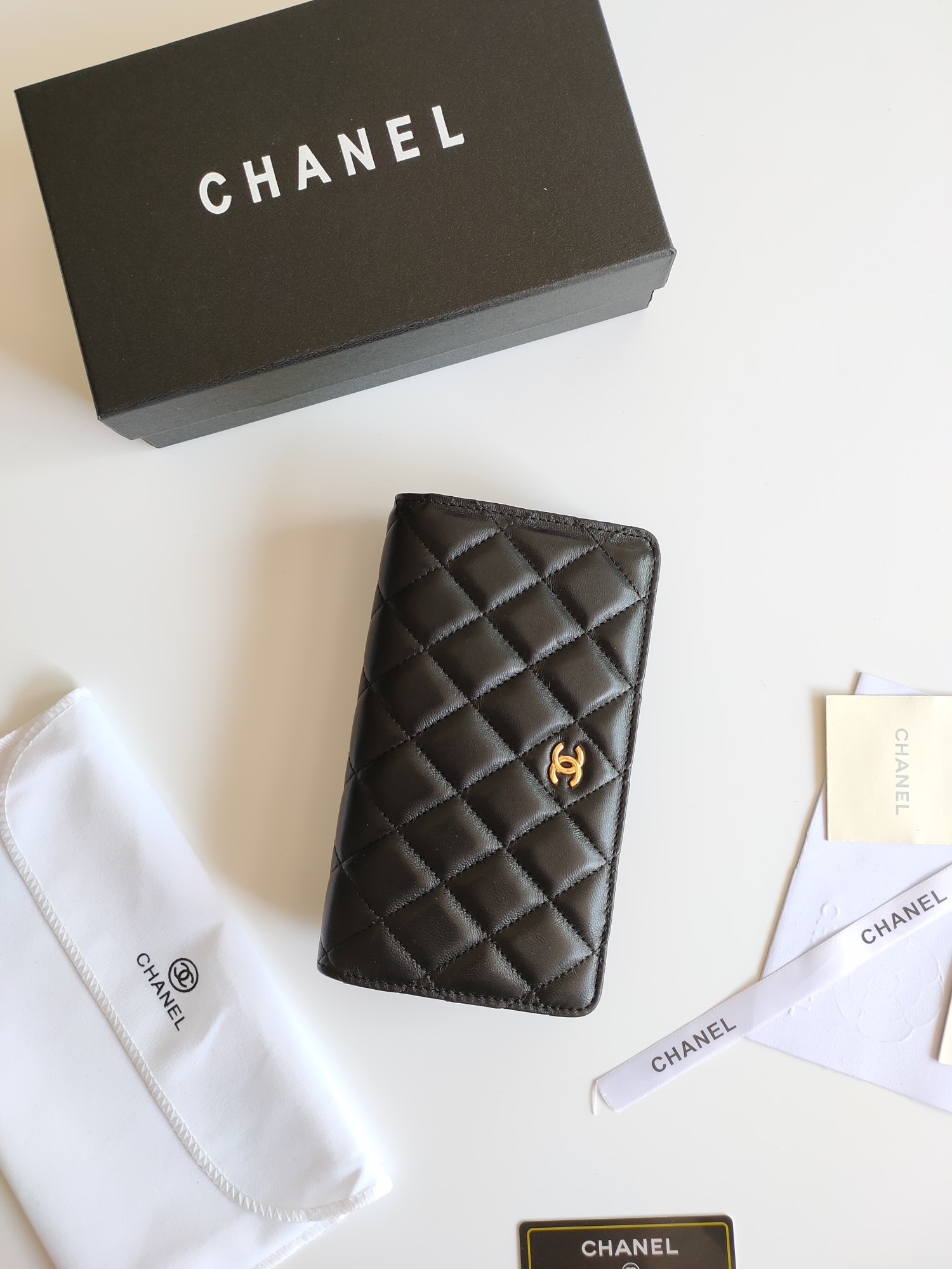 【CHANEL 】二つ折り財布  19-10-3CM