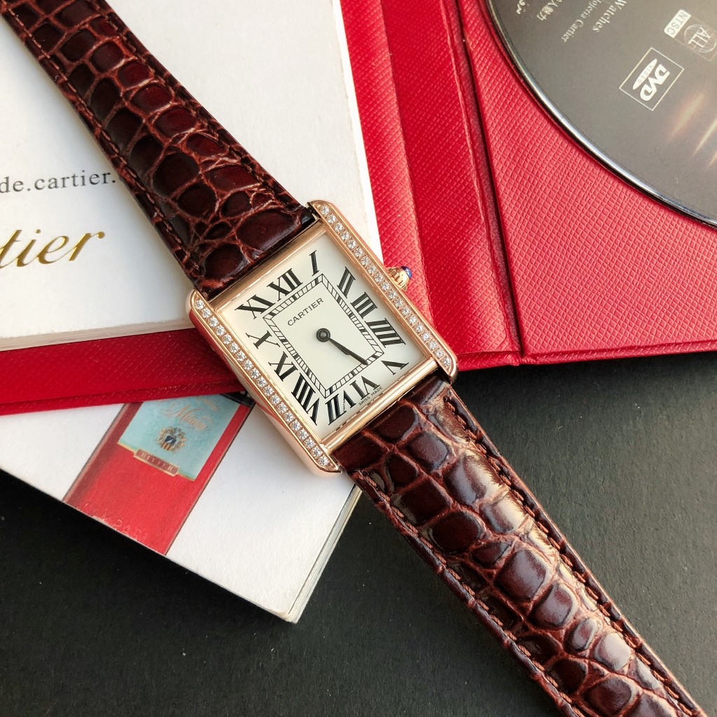 【Cartier】 レディース  27*34 MM