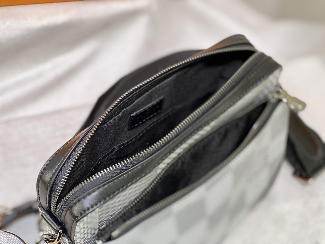 【LOUIS VUITTON】Trio  -25x18.5x7CM -4色