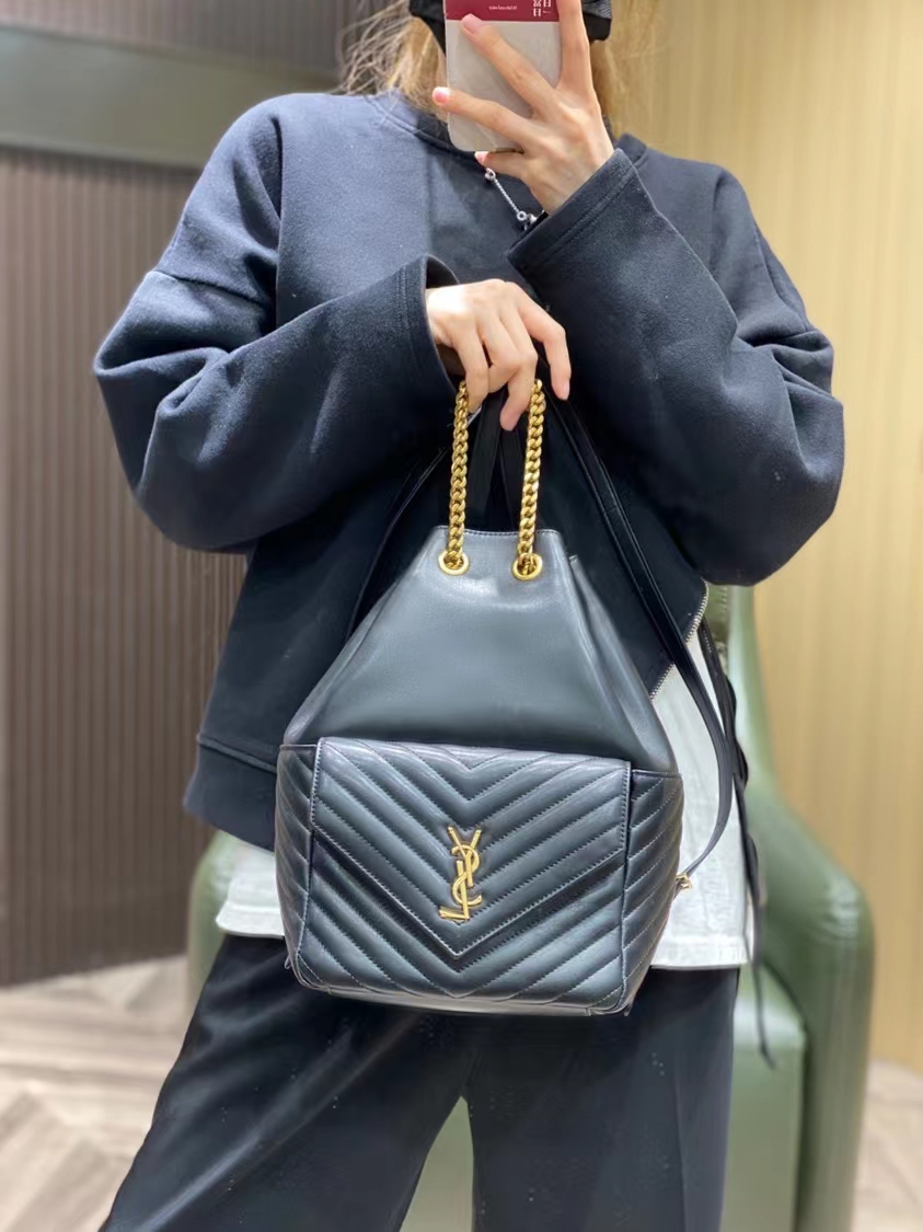 【SAINT LAURENT】  サイズ: 22×29×15cm