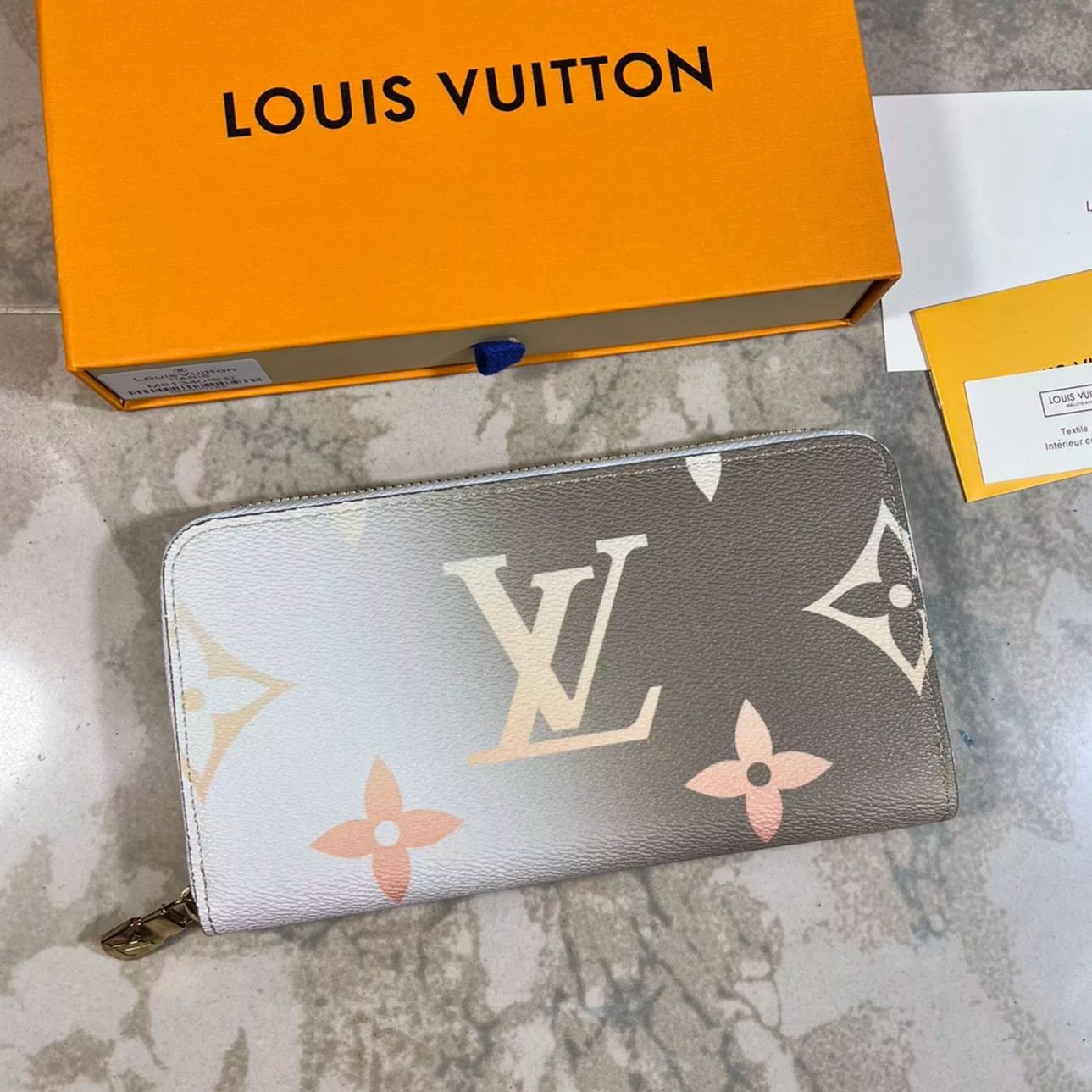 【LOUIS VUITTON】By The Pool  19.5 x 10.5 x 2.5 cm -3色