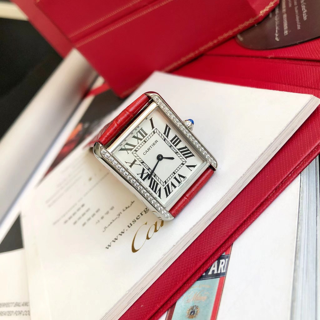 【Cartier】 レディース  27*34 MM