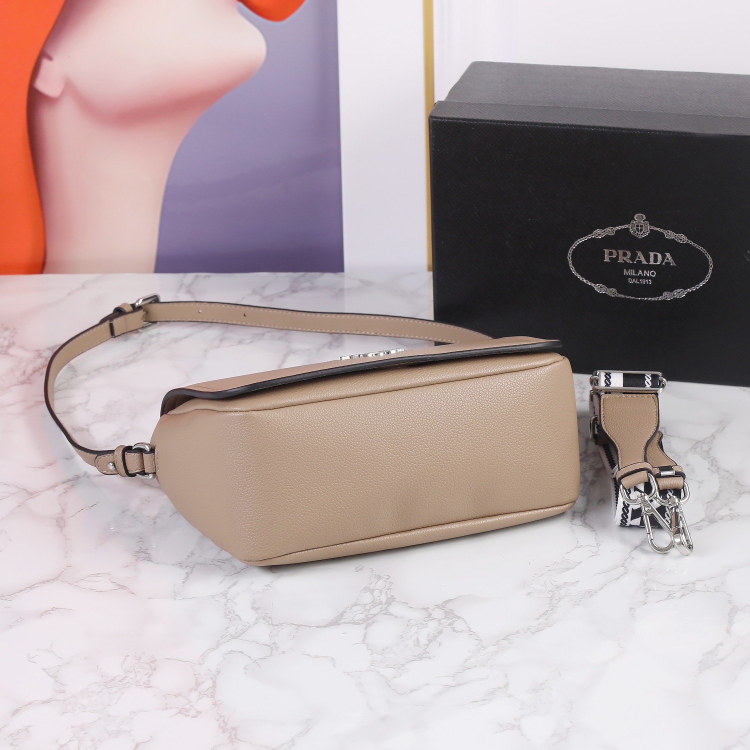 【PRADA】 サイズ: 23*18*9CM -3色