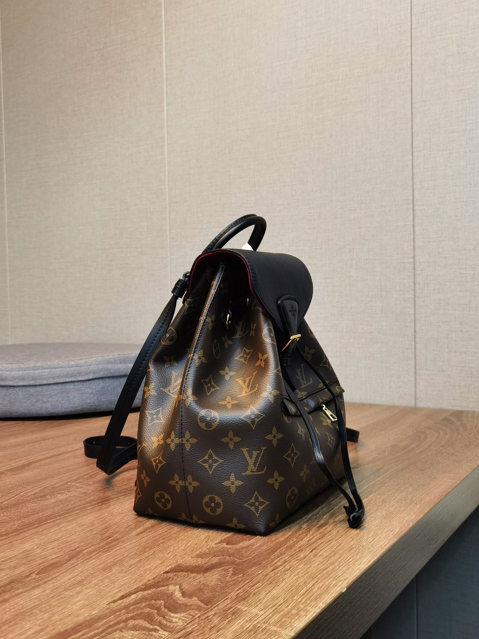 【LOUIS VUITTON】Montsouris   -2SIZE -2色