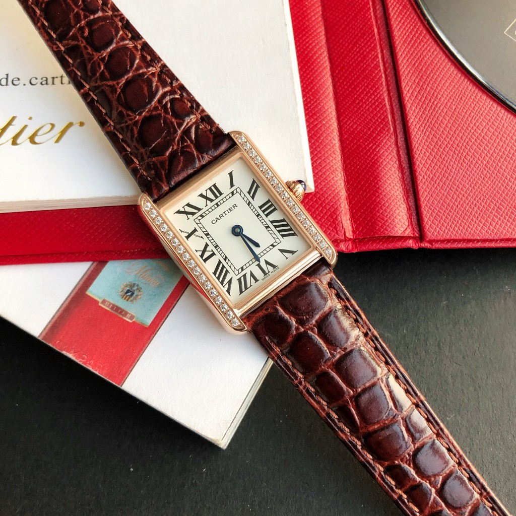 【Cartier】 レディース  27*34 MM