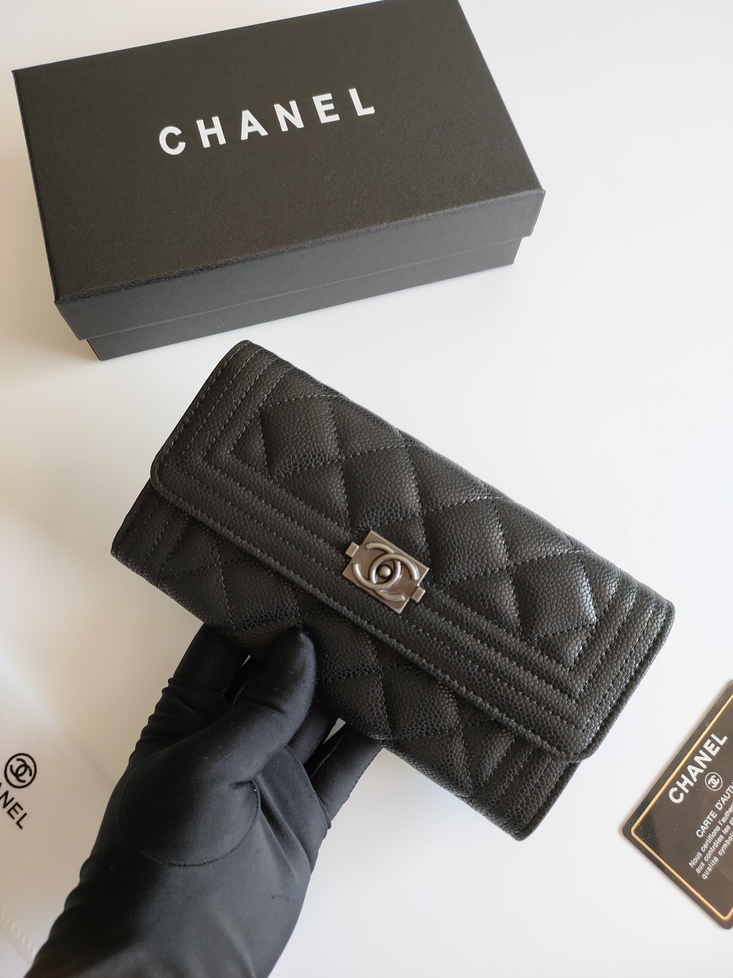 【CHANEL 】二つ折り財布  19-10-3CM